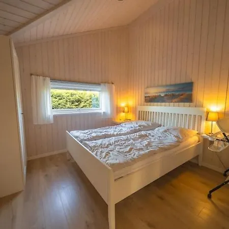 Mit Pool Und Sauna Am Dummer